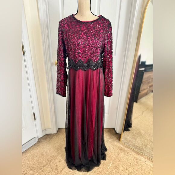 Elegant Pink and Black Lace Maxi Gown